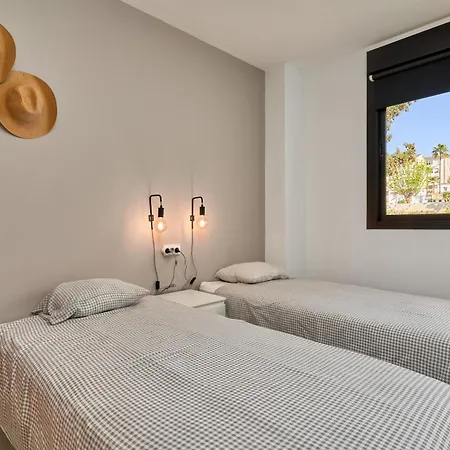 2-bedroom With Seaview * נרחה