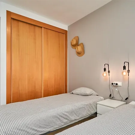 2-bedroom With Seaview Apartmán